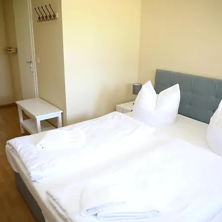 Elfmeter בית הארחה 3*